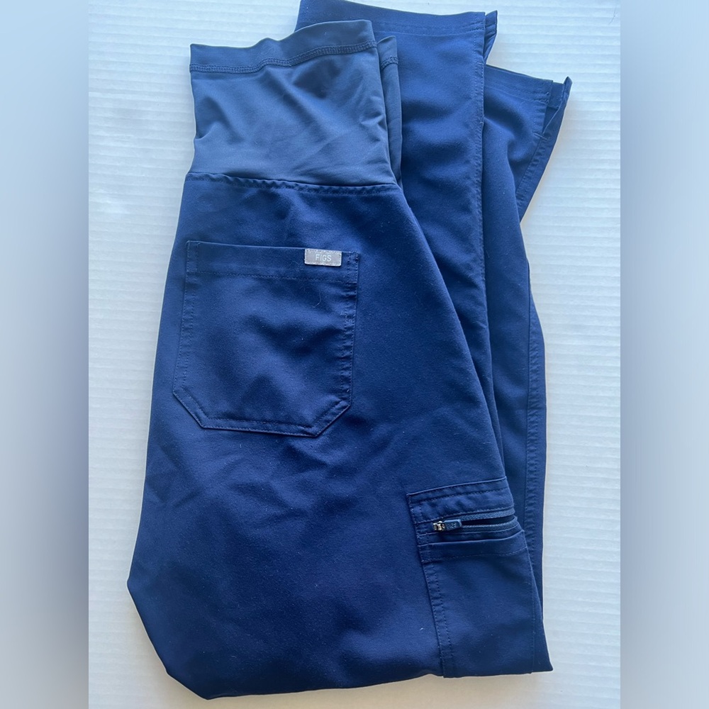 FIGS maternity scrubs